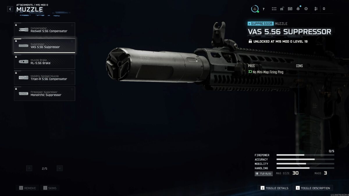 Detailansicht eines Schalldämpfer-Aufsatzes im Waffenmenü von Black Ops 7: Der VAS 5.56 Suppressor ist seitlich am Lauf montiert, links stehen weitere Mündungsaufsätze zur Auswahl, rechts Infos zu Freischaltstufe, Vor- und Nachteilen sowie Waffenwerten.