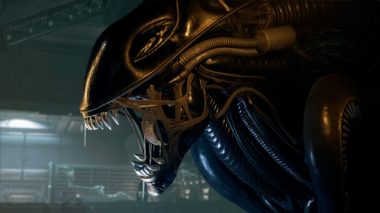 Ein Xenomorph mit aufgerissenem Maul im Seitenprofil.