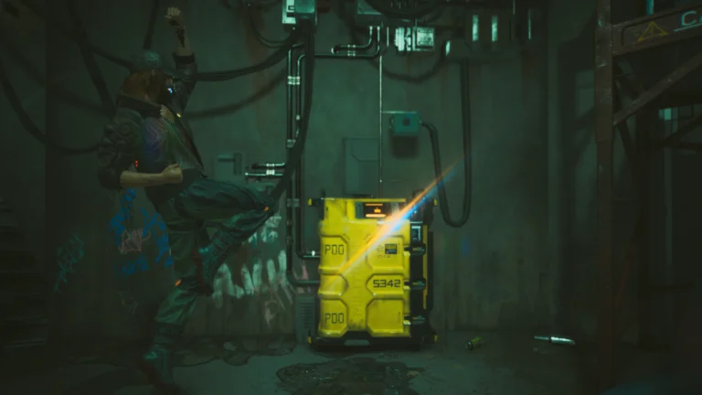 Ein Mann springt jubelnd neben einem gelben Relic-Terminal in Cyberpunk 2077 in die Luft.