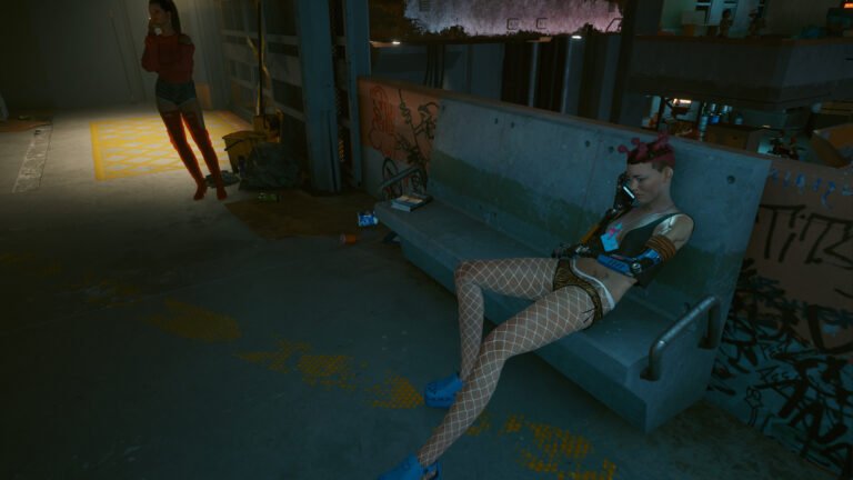 Female NPC with cyber arm and fishnet stumps in Cyberpunk 2077