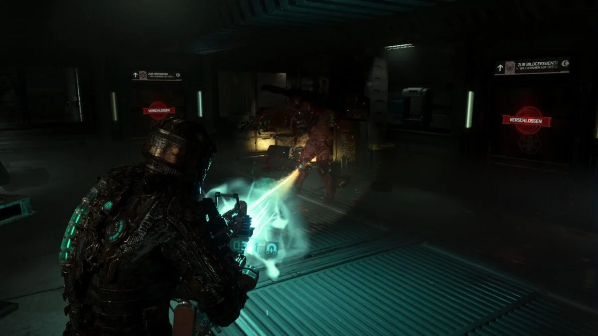 Isaac schießt in Dead Space auf den Boss Jäger. 