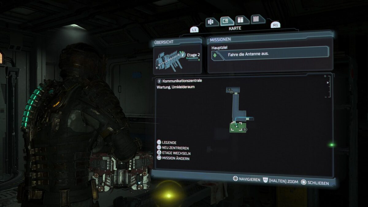 Issac schaut in Dead Space auf die Karte, auf der der Standort eines Waffen-Upgrades für den Plasma-Cutter markiert ist.