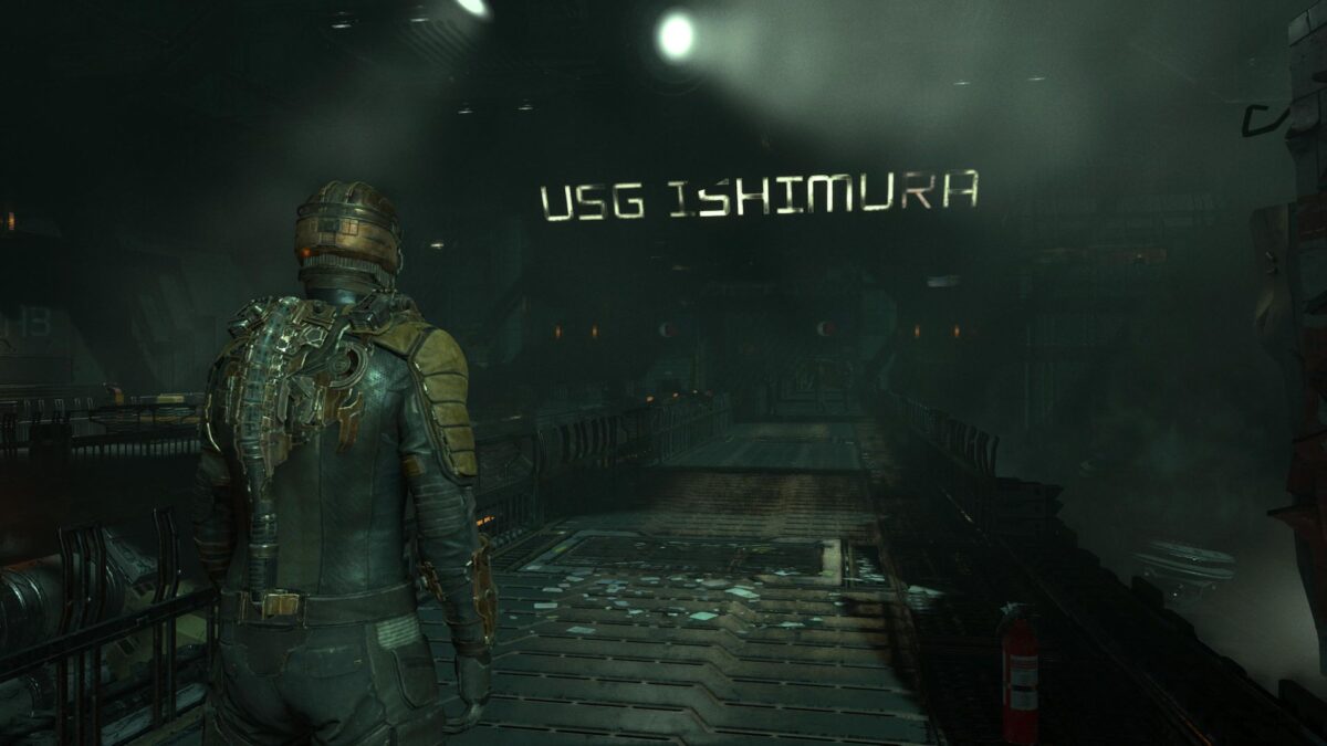 Protagonist Isaac betritt in Dead Space erstmals die USG Ishimura und steht auf dem Hangar. 