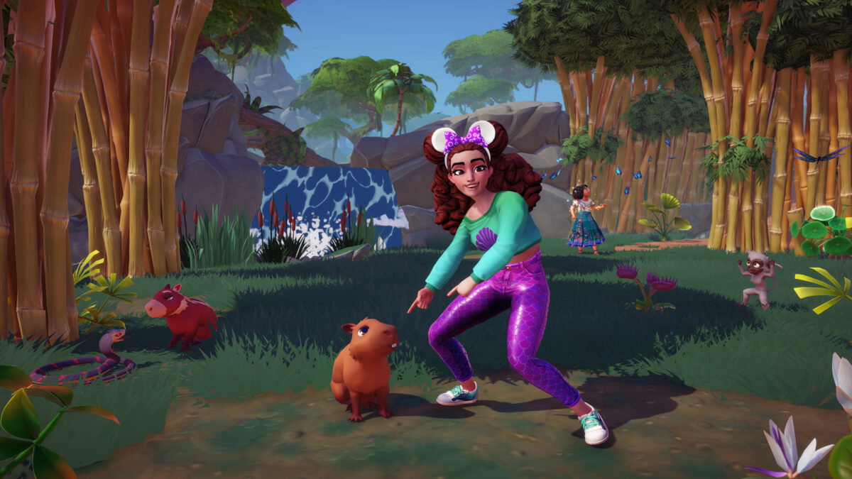 Charakter aus Disney Dreamlight Valley mit einem Capybara.