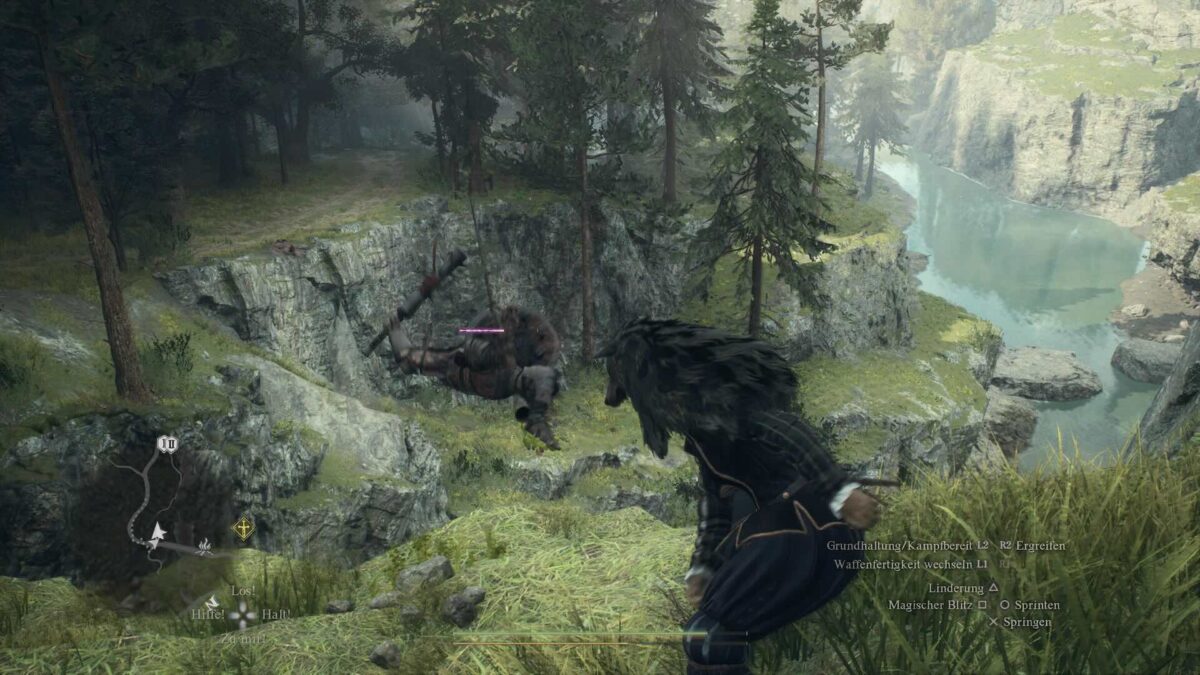 Der Screenshot aus Dragon's Dogma 2 zeigt, wie ein Krieger in einem Waldstück gegen ein riesiges Monster kämpft.