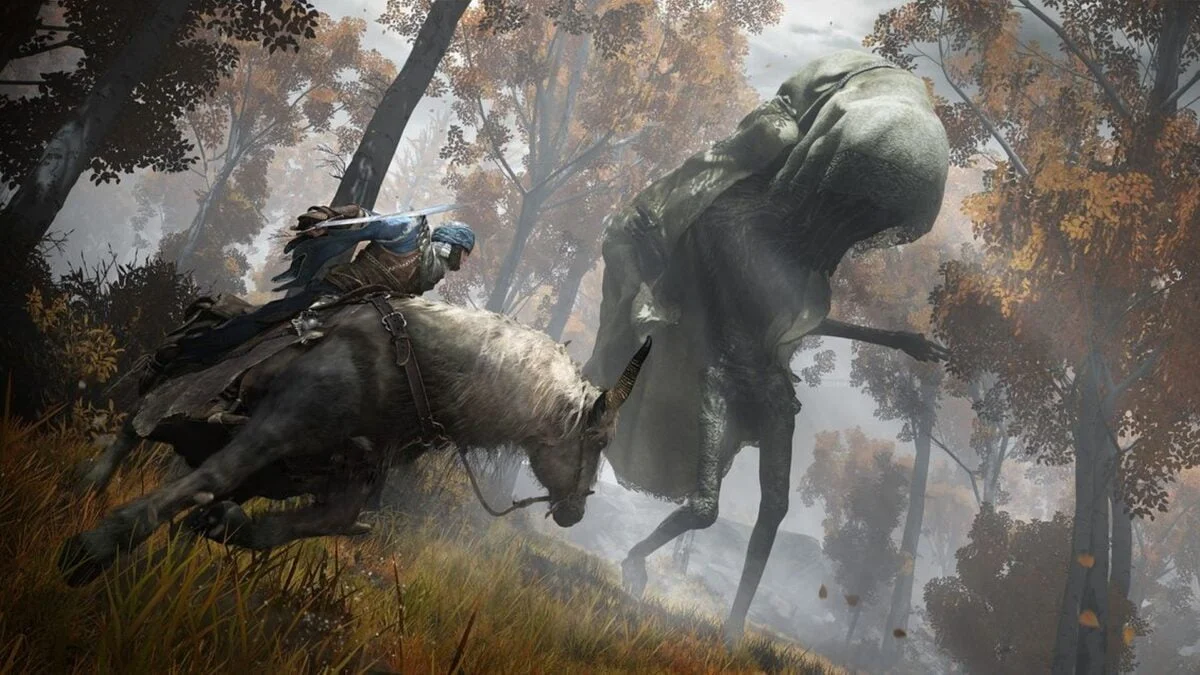 Ein Reiter kämpft gegen ein Monster im Videospiel Elden Ring.