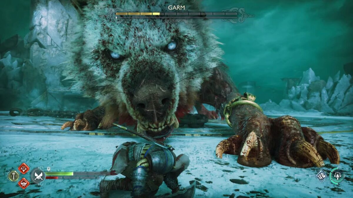 Kratos duckt sich vor einem riesigen Wolf in God of War Ragnarök.