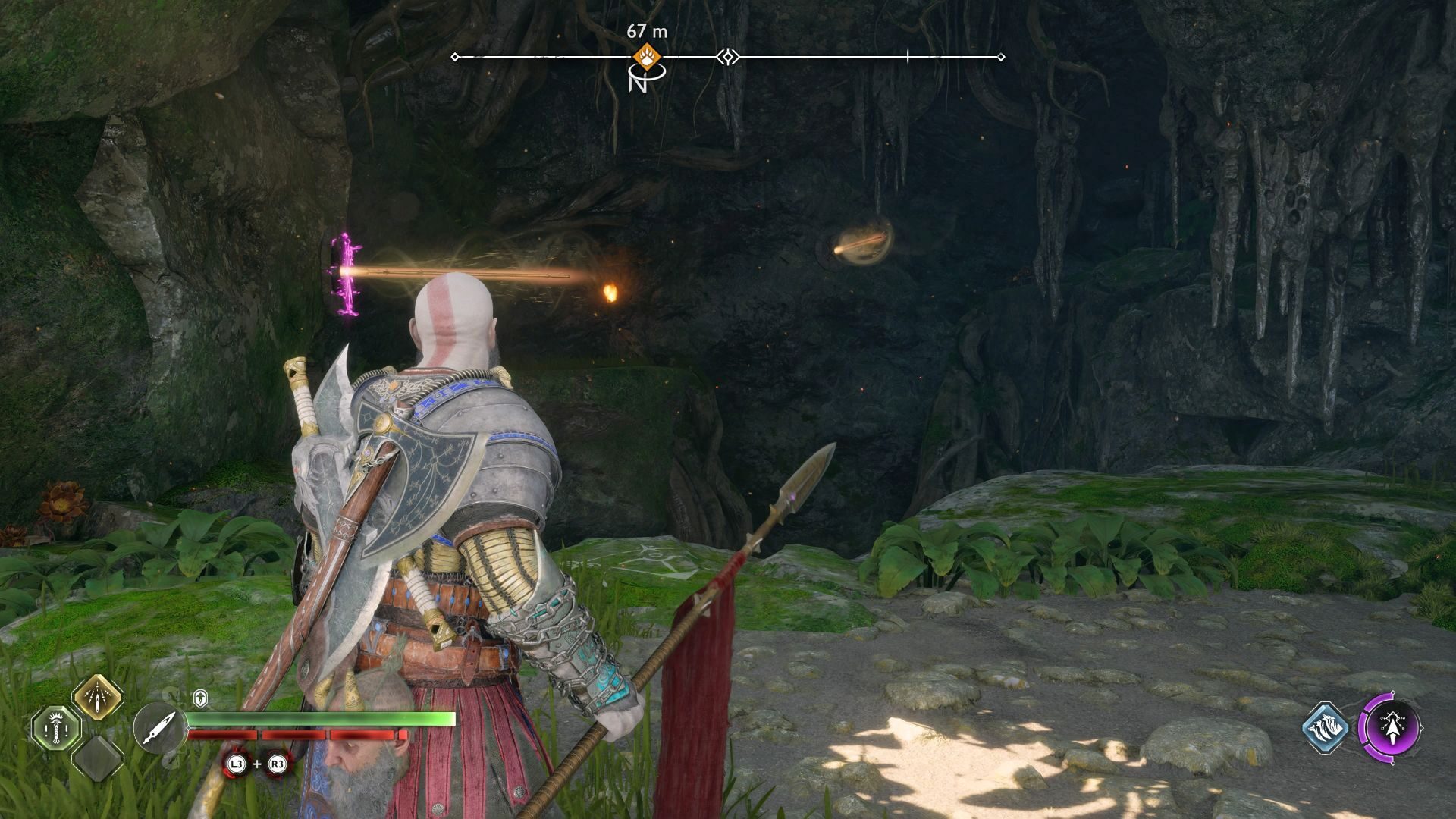Kratos steht in God of War Ragnarök vor einer felsigen Schlucht.