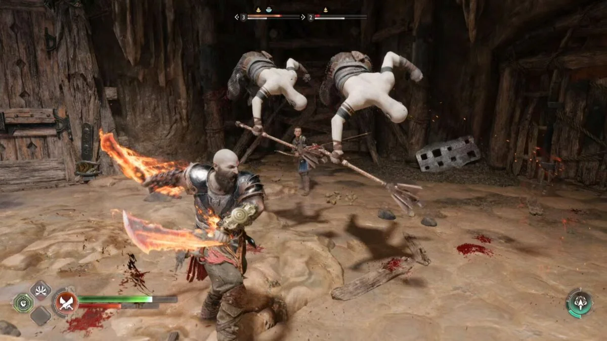 Kratos wirbelt zwei Angreifer in God of War Ragnarök mit den brennenden Chaosklingen in die Luft.