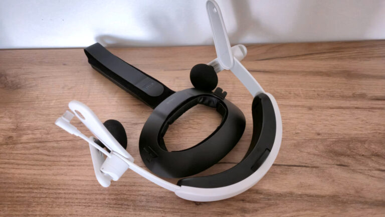 Der KIWI K4 Duo Headstrap für Meta Quest von oben auf einem Sideboard.