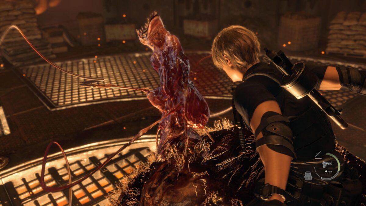 Leon attackiert einen Parasiten auf dem Rücken eines Riesen in Resident Evil 4 Remake.