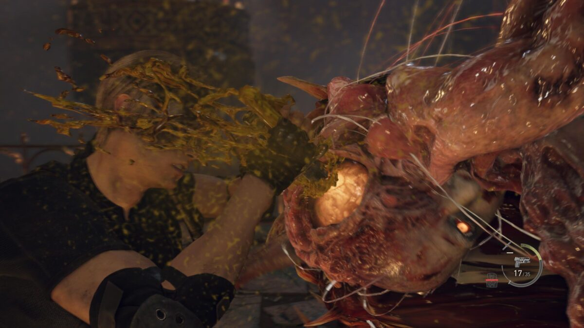 Leon sticht mit dem Messer auf den mutierten Kopf von Ramón Salazar in Resident Evil 4 Remake ein.