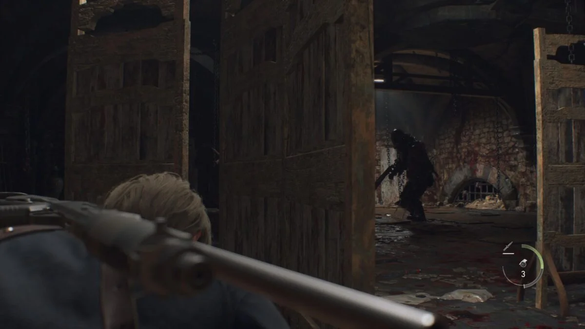 Leon versteckt sich in Resident Evil 4 vor einem Garrador.