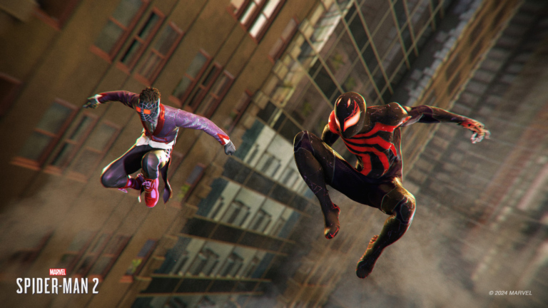Peter Parker un Miles Morales schwingen in neuen Spider-Man-Anzügen durch die Stadt.