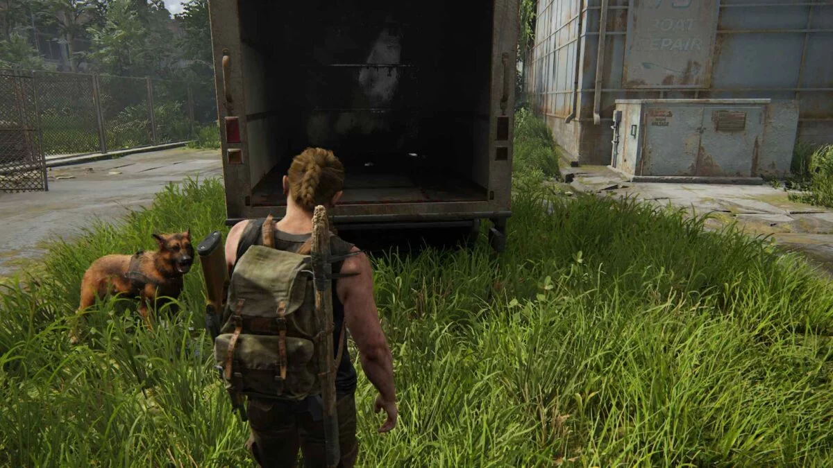 Abby steht in The Last of Us 2 vor einem offenen Lkw.