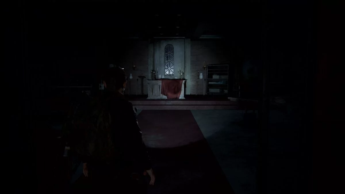 Abby betritt in The Last of Us 2 die Kapelle im Krankenhaus.