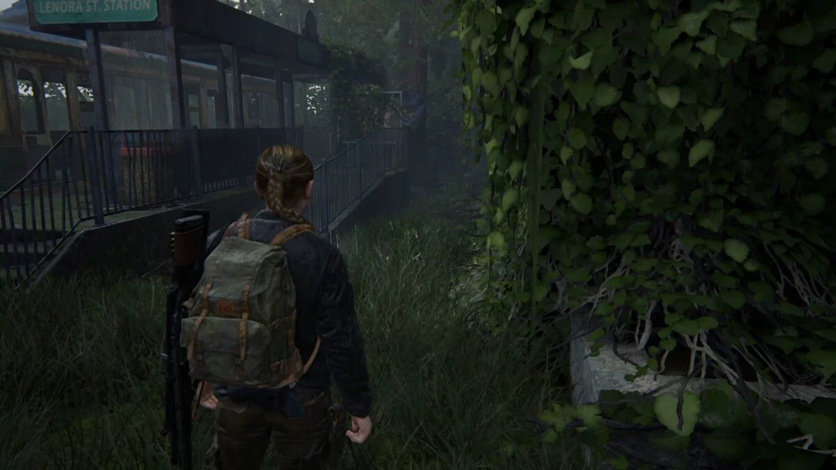 Abby steht in The Last of Us 2 vor einem verlassenen Zugwaggon.