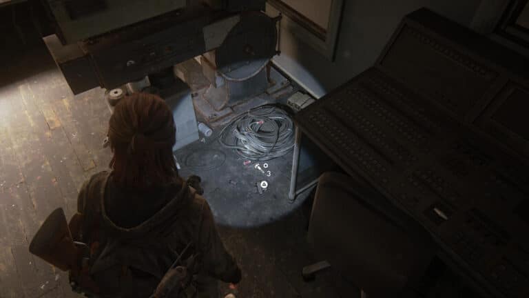 Upgrade-Teile im Projektorraum des Pinnacle Theaters in The Last of Us 2.