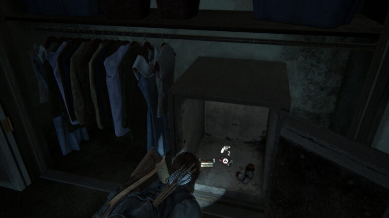 Offener Safe mit Munition im Schlafzimmer des verschlossenen Apartments in der Union Street in The Last of Us 2