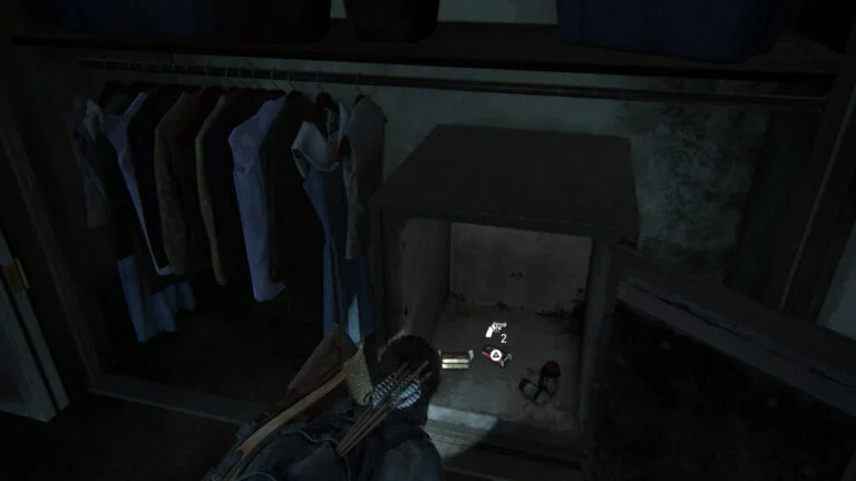 Offener Safe mit Munition im Schlafzimmer des verschlossenen Apartments in der Union Street in The Last of Us 2