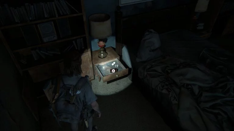 19 Zusätze in einer offenen Schublade neben einem Bett in The Last of us 2