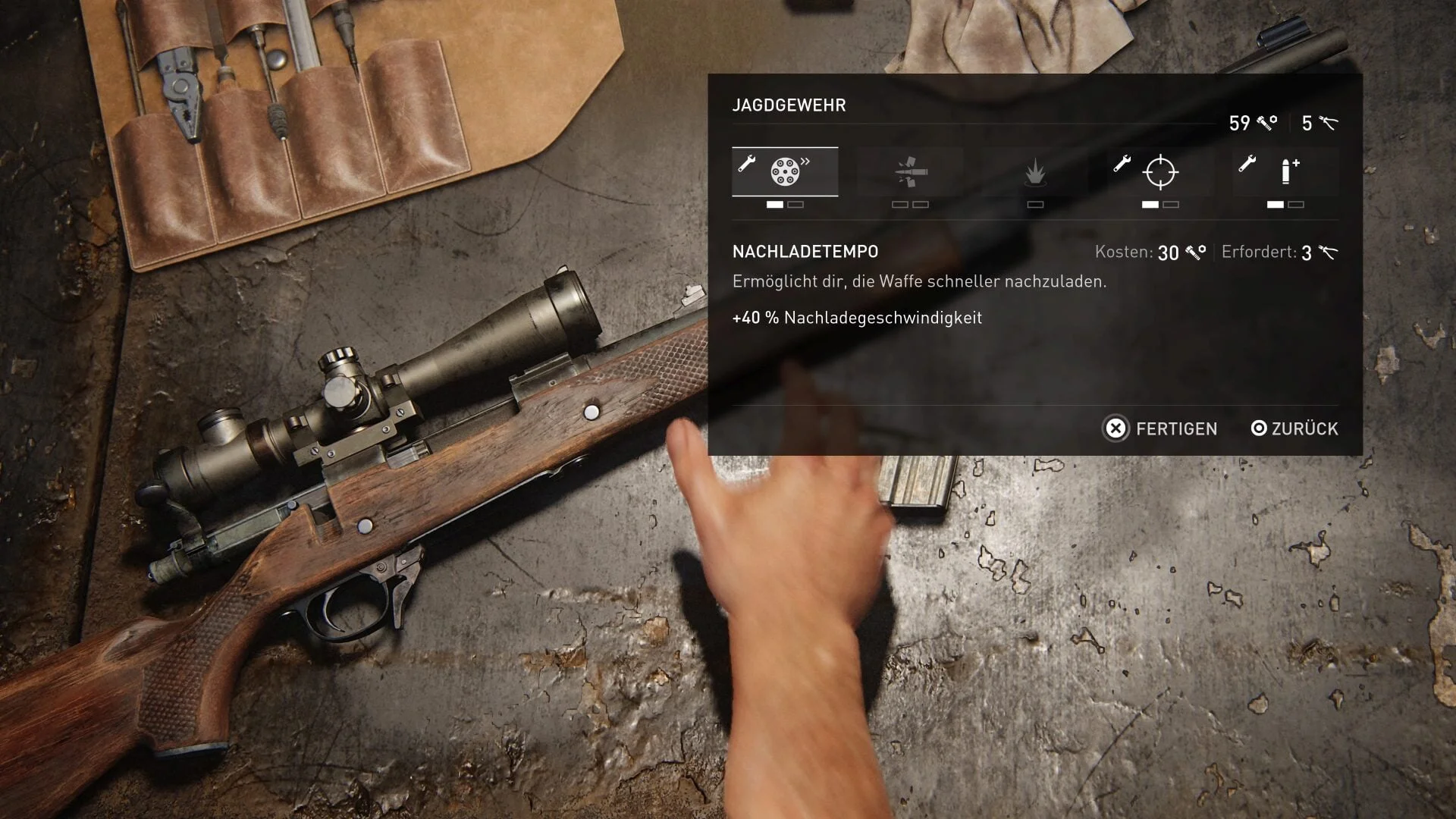 An den Werkbänken könnt ihr verschiedene Modifikationen für eure Waffen in The Last of Us Part 1 freischalten.