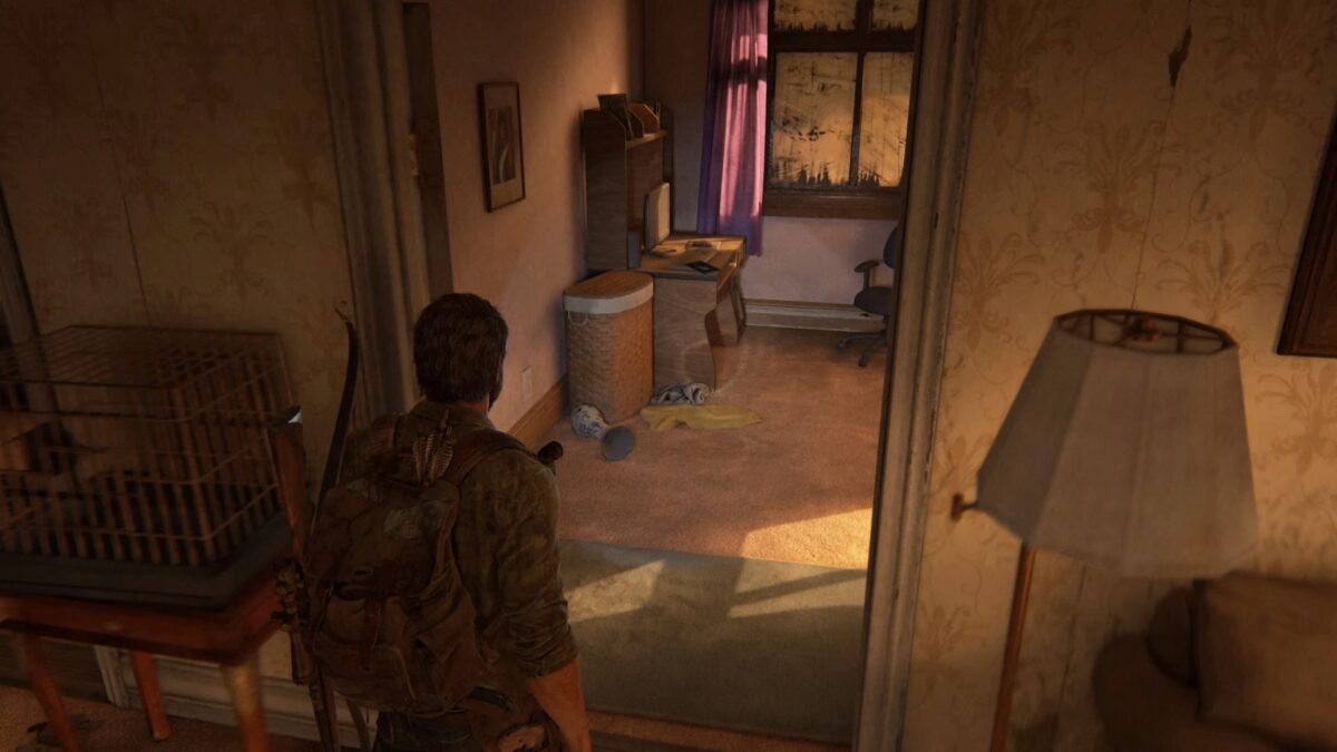 Comic Nummer vier in The Last of Us Part 1 liegt auf diesem Schreibtisch.