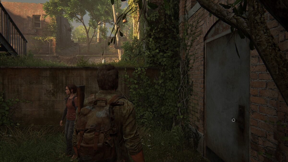 Die dritte verschlossene Tür in The Last of Us Part 1 findet ihr an diesem Backsteingebäude kurz vor Bills Stadt.