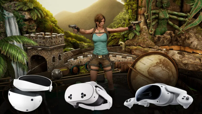 Lara Croft steht mit ausgebreiteten Armen und zwei Pistolen in den Händen vor einem Dschungelhintergrund. Im Vordergrund: Drei weiße VR-Brillen.