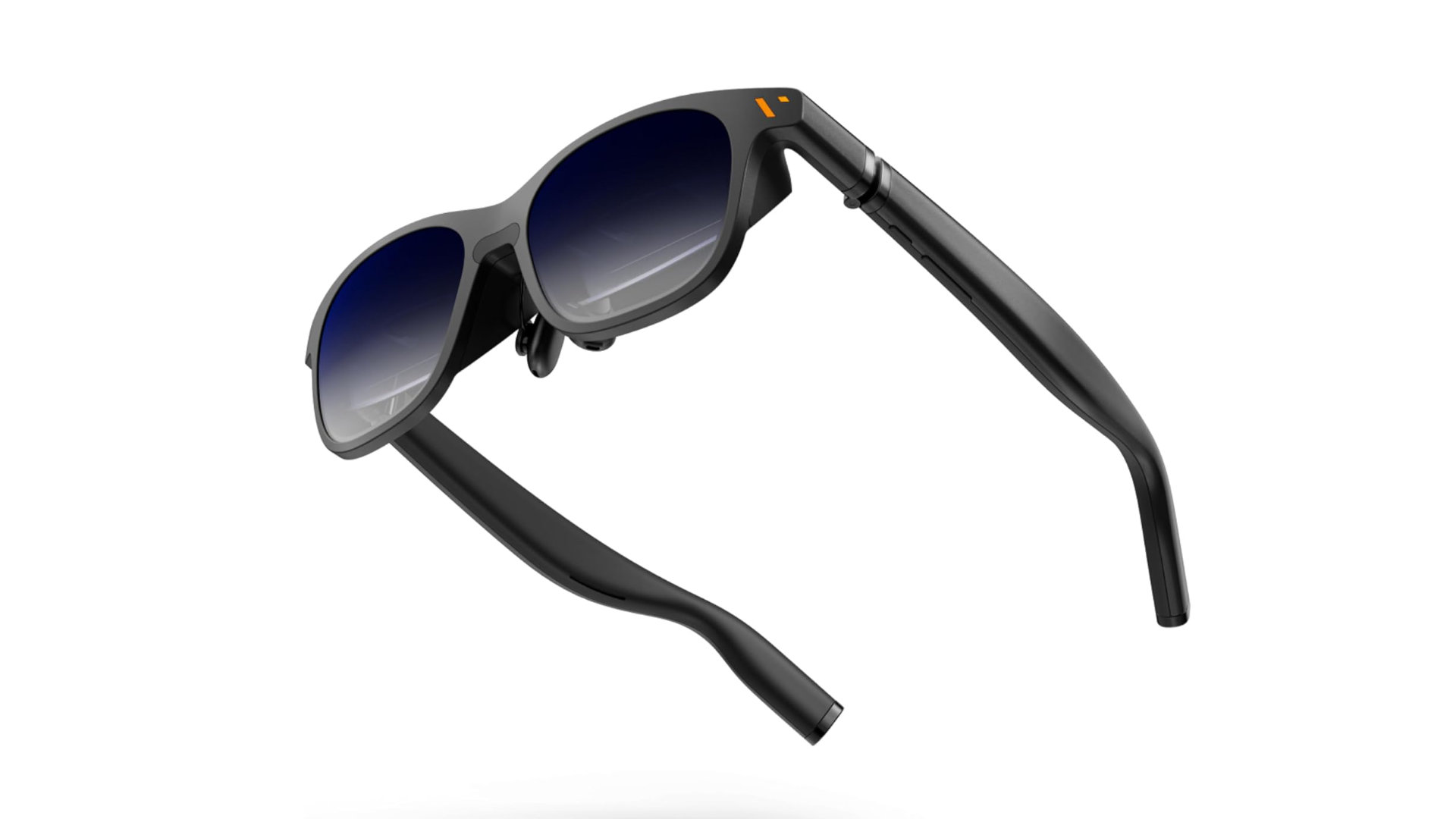 Eine schwarze Sonnenbrille auf weißem Hintergrund.