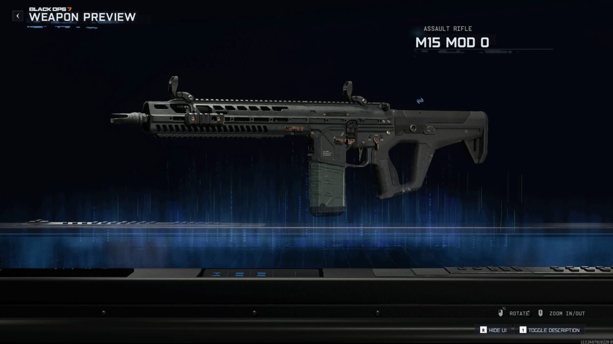 Futuristische Waffen-Vorschau aus Black Ops 7: Eine schwarze M15 Mod 0 Sturmgewehr-Variante schwebt holografisch vor dunklem Hintergrund, präsentiert auf einem digitalen Waffenprüfstand mit UI-Elementen.