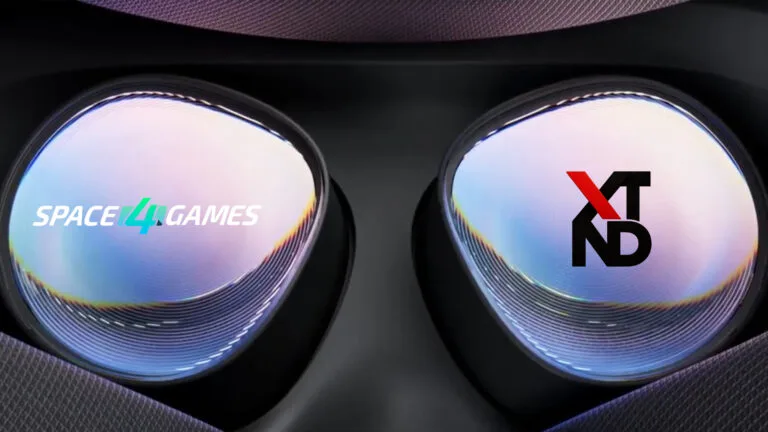 Der Blick auf die Linsen einer VR-Brille und die Logos "SPACE4GAMES" und "XTND".