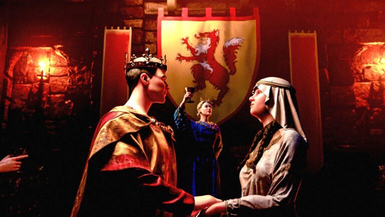 Crusader Kings 3 Royal Court Verschiebung Mittelalterliches Paar hält sich an den Händen, Frau im Hintergrund hebt goldenen Pokal im Hintergrund