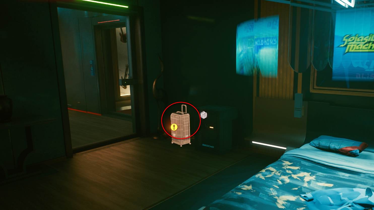 Cyberpunk 2077 Kleidung-Guide Hochwertig ausgestattetes Schlafzimmer mit markiertem Rollkoffer neben der Tür