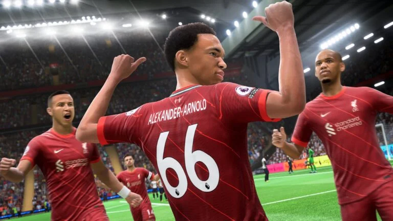 Der Fußballprofi Trent Alexander-Arnold jubelt im aktuellen Videospiel FIFA 22.