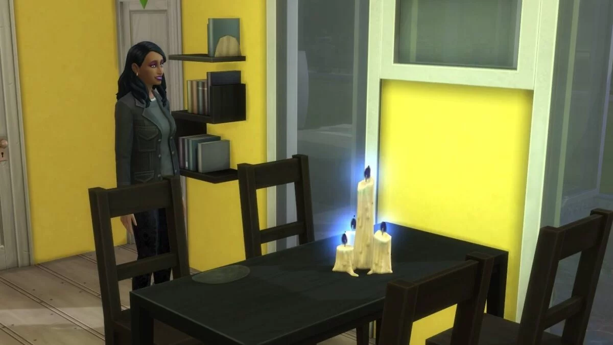 Sims 4 Paranormale Phänomene Sim-Frau vor Tisch mit hellblau brennenden weißen Kerzen darauf